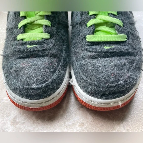 Nike Air Force 1 Low LV8 in Black Ghost Green (Halloween) - Picture 9 of 11